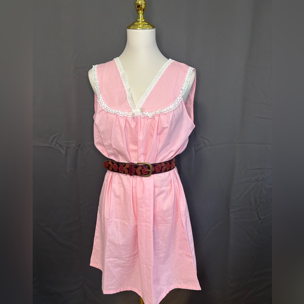 Pink vintage Sleeveless Dress with Lace Trim